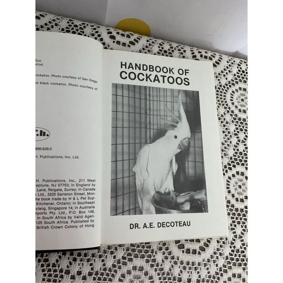 1981 Handbook of Cockatoos By Dr. A.E. Decoteau ❤️🍒 - Picture 10 of 13